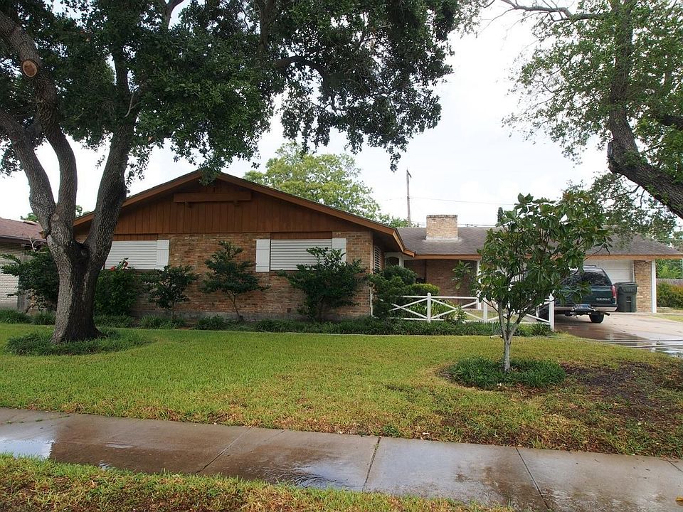 2nd image of 4326 Hamlin Dr