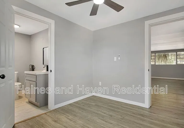 669 Avenue B NW #10 — Photo 10