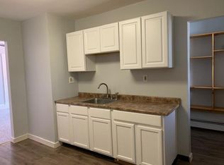 214 Park Ter #3, Hartford, CT 06106