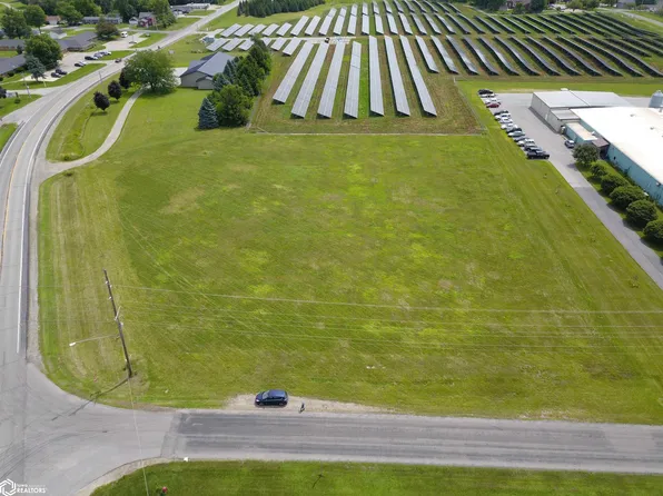 432 6th Ave W, Grinnell, IA 50112