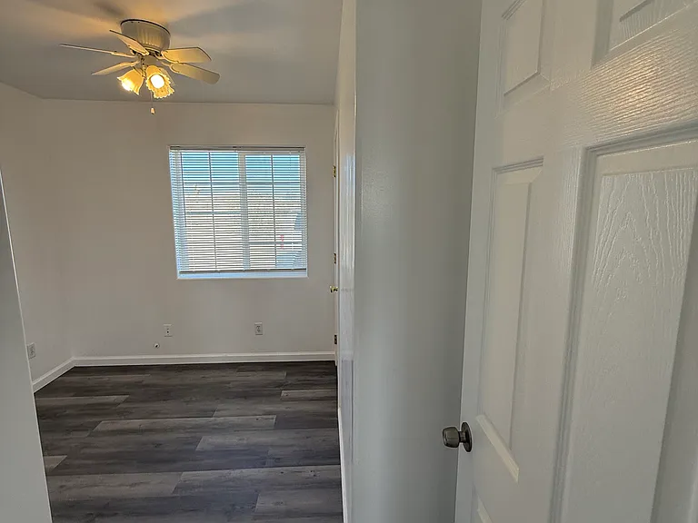 62350 Belmont St — Photo 27