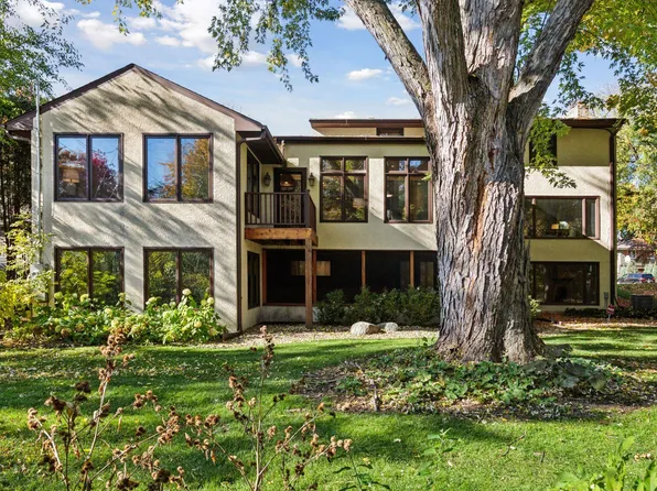 245 Ashley Rd, Hopkins, MN 55343