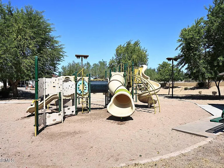 6222 W Warner St — Photo 11