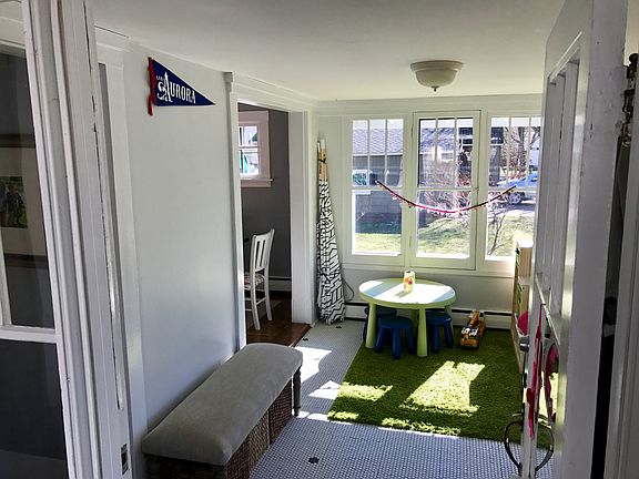 4th image of 220 King St