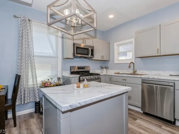 104 N Munn Ave, East Orange City, NJ 07017