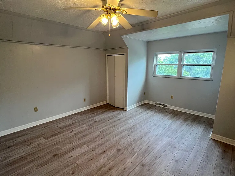 404 Bailey Ave #2 — Photo 11
