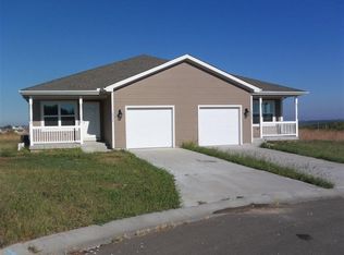 2028 Sutter Woods Rd, Junction City, KS 66441