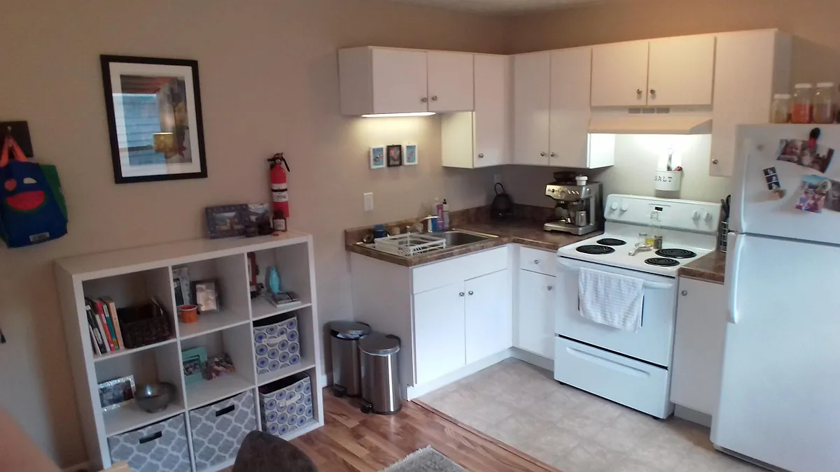 1109 A Kitchen - 1109 S Rogers St