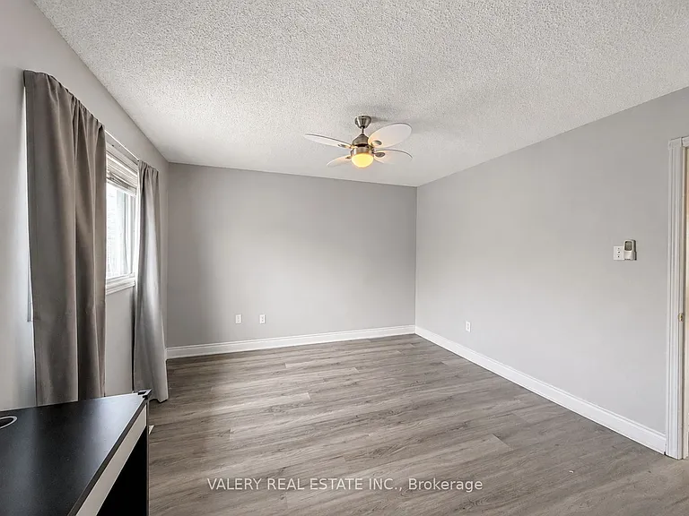 12 Letty Ave — Photo 6
