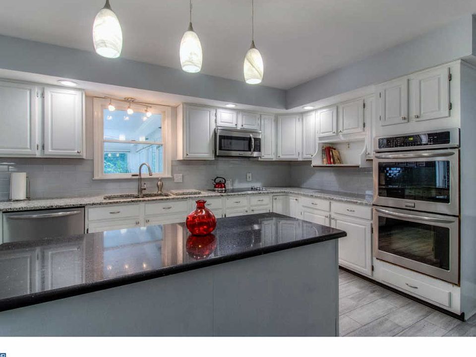 1st image of 116 Mettenet Ct