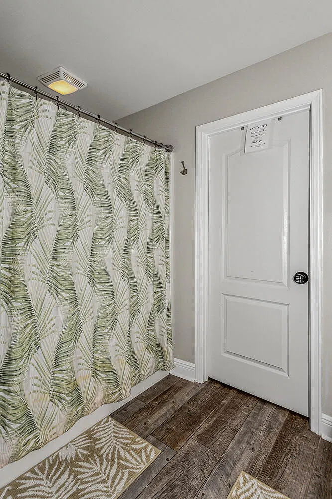 5 bed, 2800 sqft, $4,000 — Photo 2