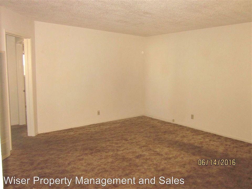 2nd image of 712 N G St APT A