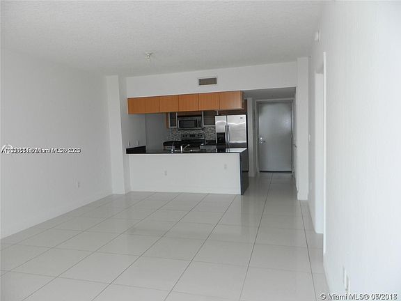 2nd image of 1750 N Bayshore Dr APT 3710