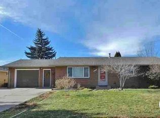 855 10th St, Berthoud, CO 80513