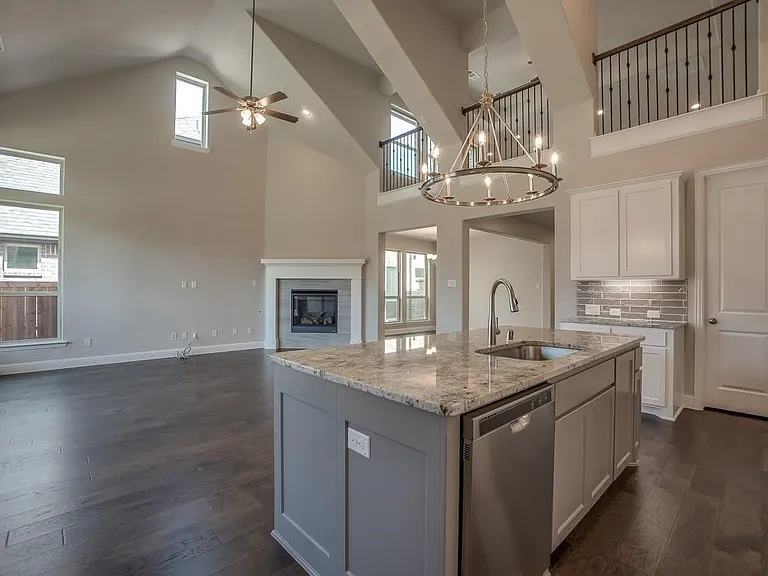 736 Carlisle Dr — Photo 14