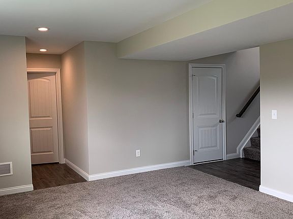 3rd image of 116 Keeneland Dr