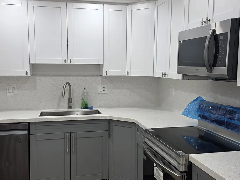 3015 W Ainslie St — Photo 8
