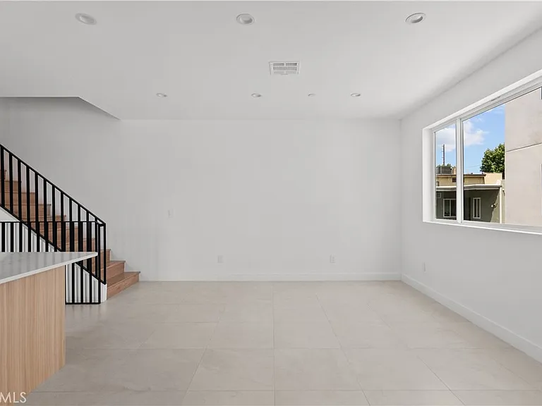 13944 Vanowen St — Photo 13