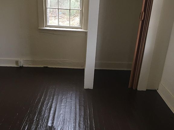 4th image of 222 Circle Dr