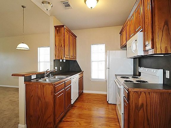 4th image of 2811 Wayside Ave