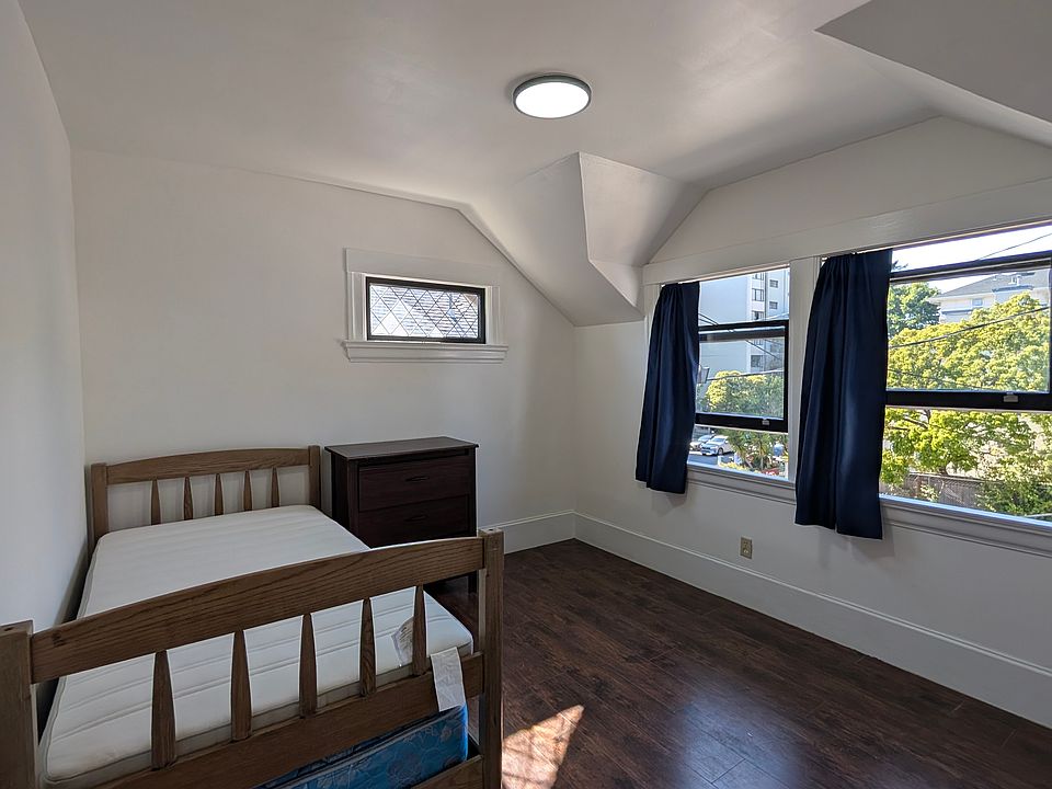 front bedroom as a single