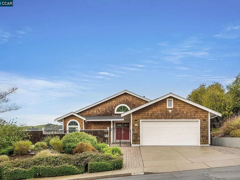 Duperu Dr — Photo 1