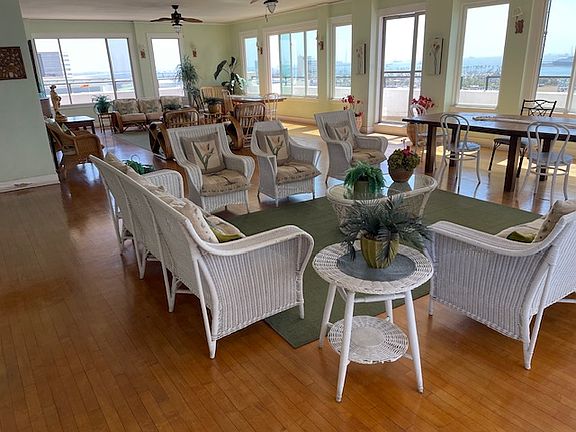4th image of 360 Ocean Blvd #1102
