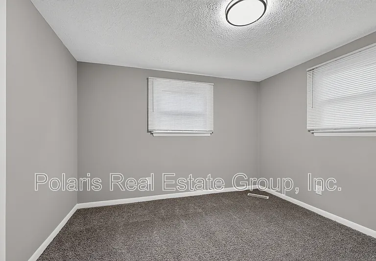 4419 Charles Dr — Photo 16