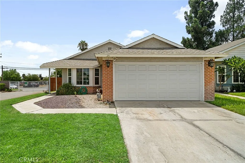 3 bed, 1096 sqft, $3,000 — Photo 1