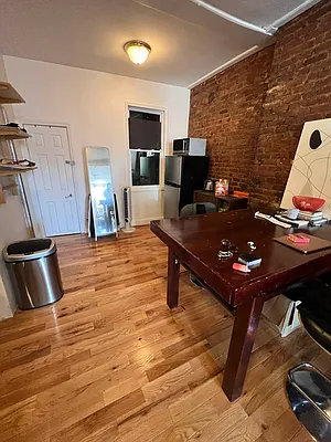 Rented by Delmark Realty LLC | media 28