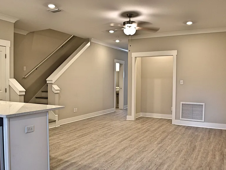 124 Date Palm Ln — Photo 12