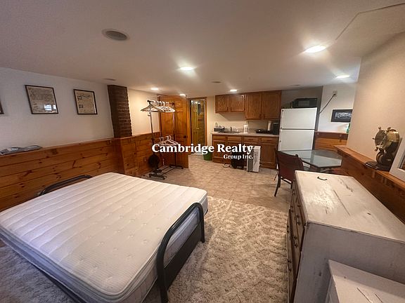 3rd image of 19 Berkeley St #2R