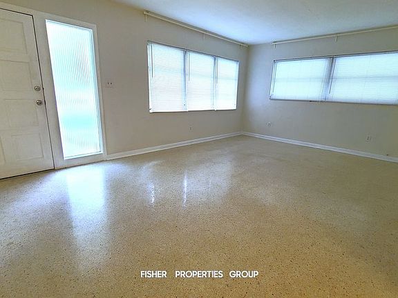 4th image of 140 Bosphorous Ave