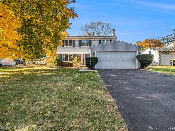 23267 Willowbrook Dr, Novi, MI 48375