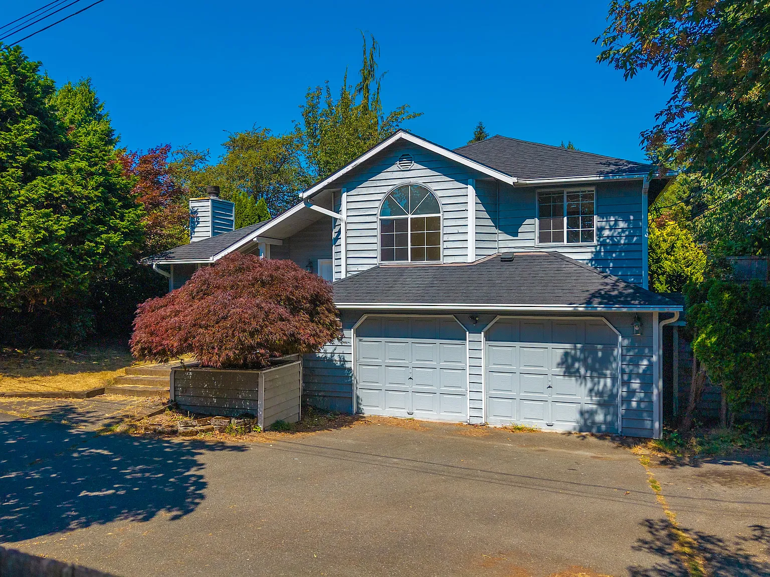 4 bed, 2.5 bath, 1880 sqft, $3,900 — Photo 1