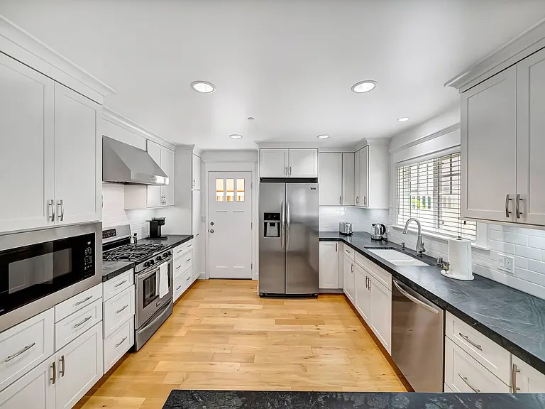 20 Anchorage St — Photo 21