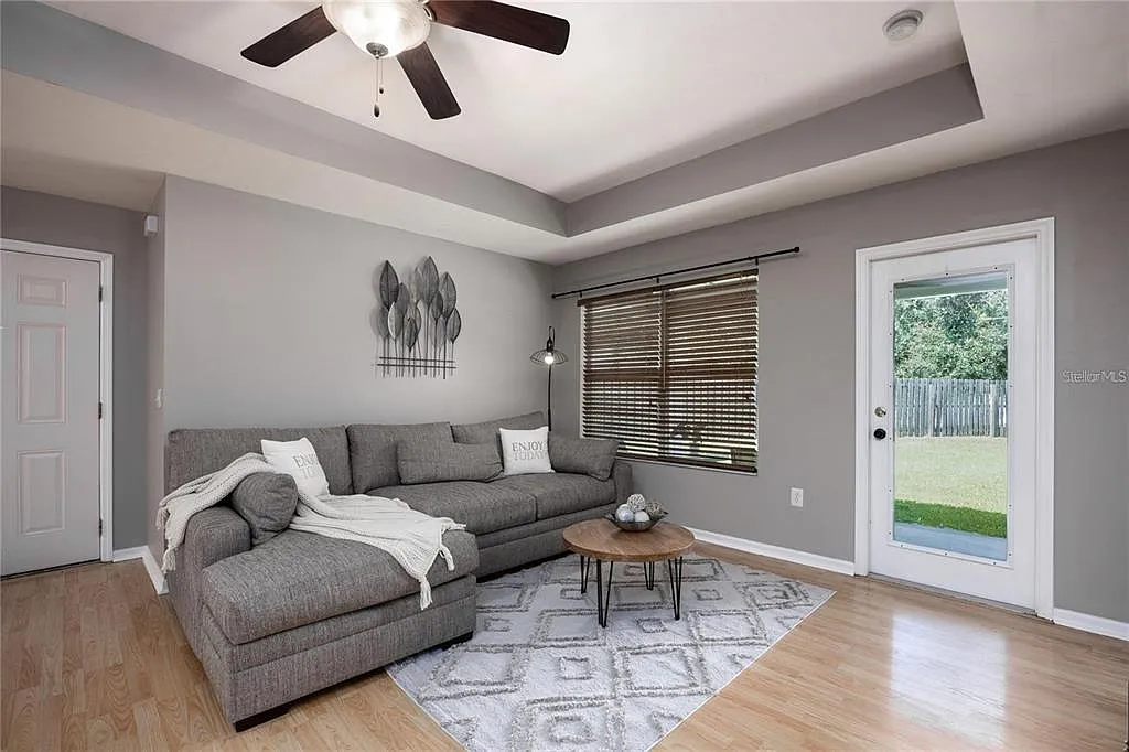 3 bed, 2.0 bath, 1261 sqft, $2,250 — Photo 3