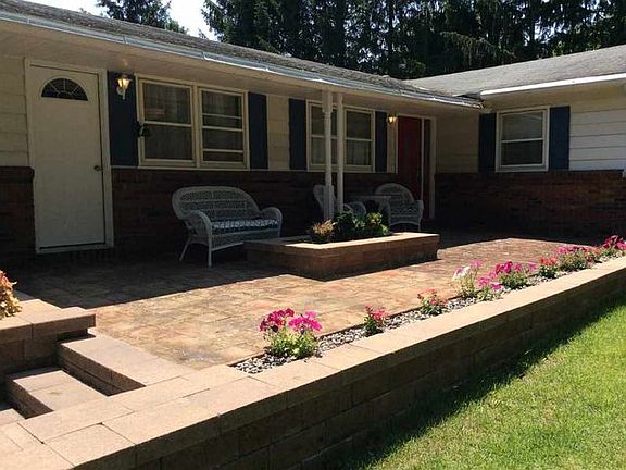 2nd image of 25 Robin Ln