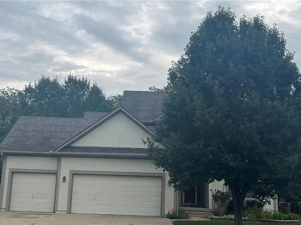 11013 Northridge Dr, Kansas City, KS 66109