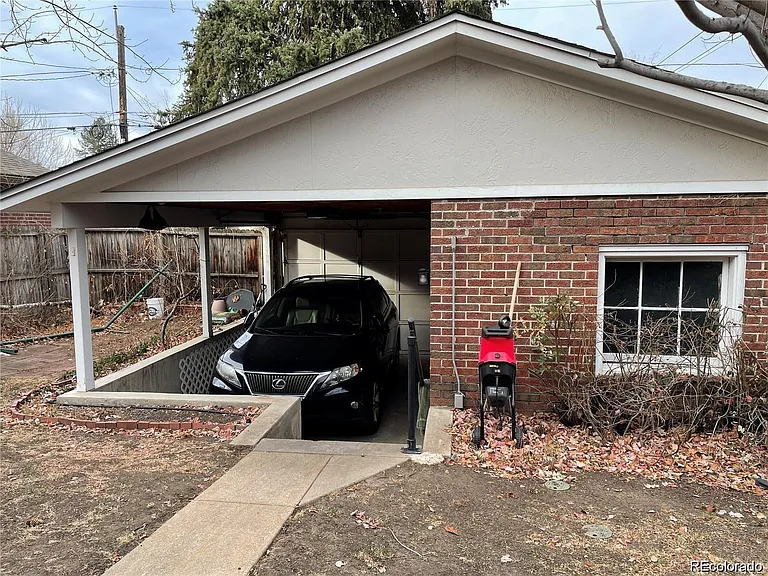 1143 S Corona St — Photo 32