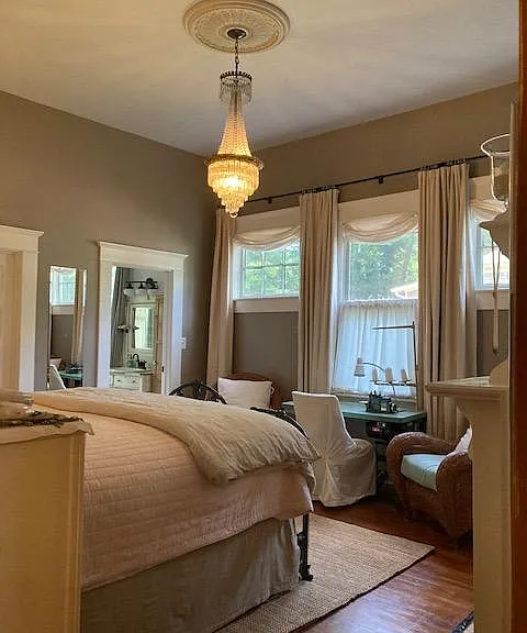 1059 Oak St SW — Photo 17