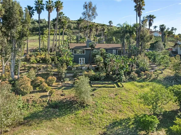 1367 Teepee Dr, Escondido, CA 92027
