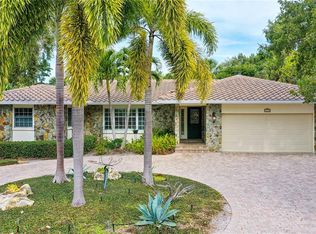 1216 S View Dr, Sarasota, FL 34242