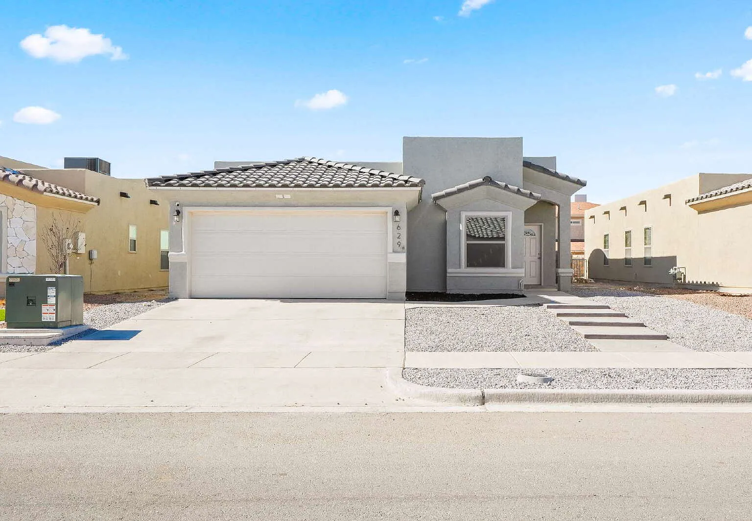 3 bed, 2.0 bath, 1477 sqft, $1,790 — Photo 1