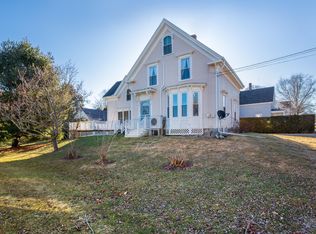 10 Willow St, Camden, ME 04843