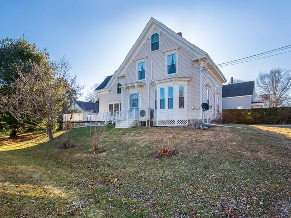 10 Willow Street, Camden, ME 04843