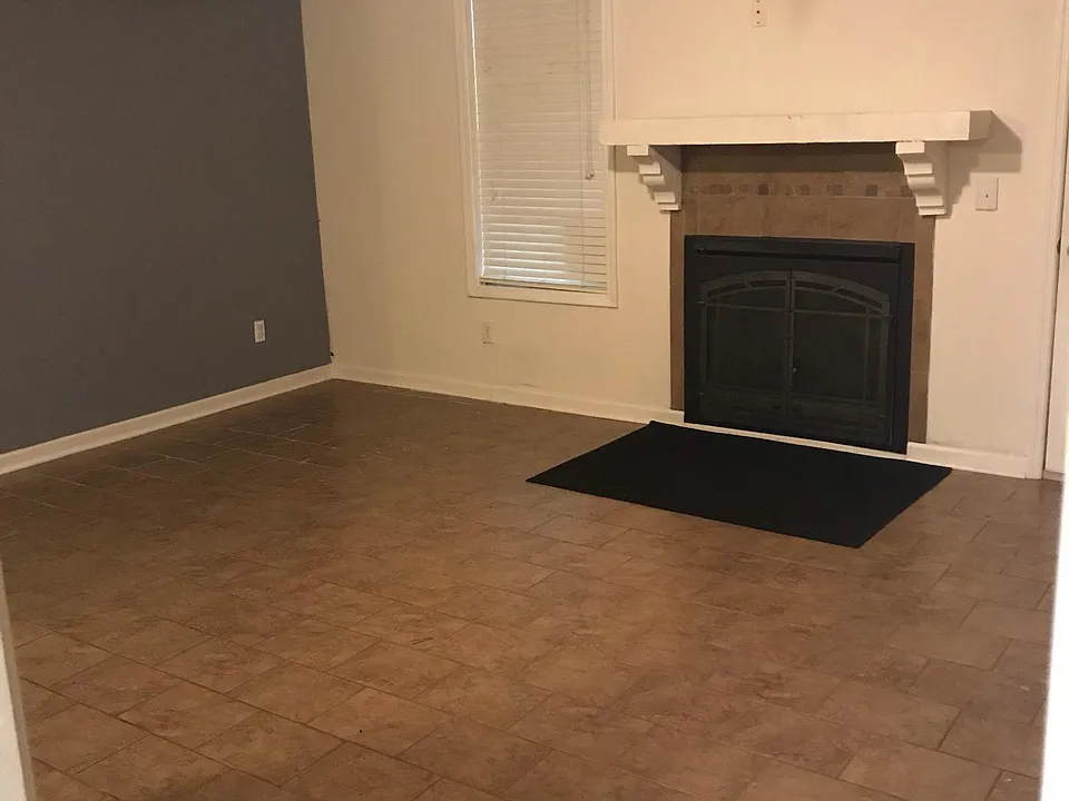 106 Oak Cir