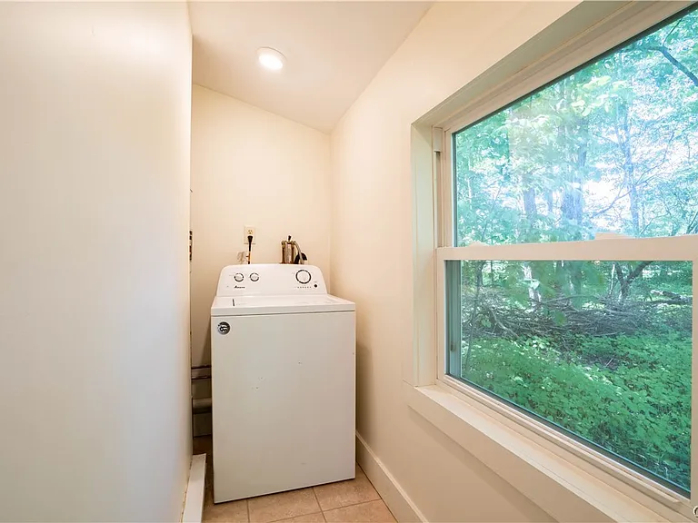 7481 Hoffman Rd — Photo 27