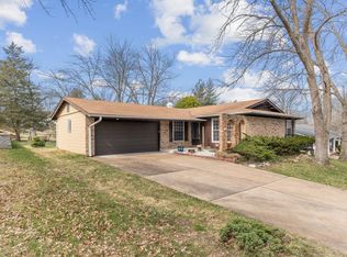 542 Golfwood Dr, Ballwin, MO