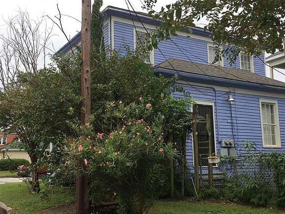 3rd image of 2127 Avenue K